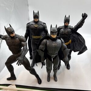 LOT 4 Batmans Action Figures (1992 Batman Regturn Michael Keaton 14''VTG) plus 3
